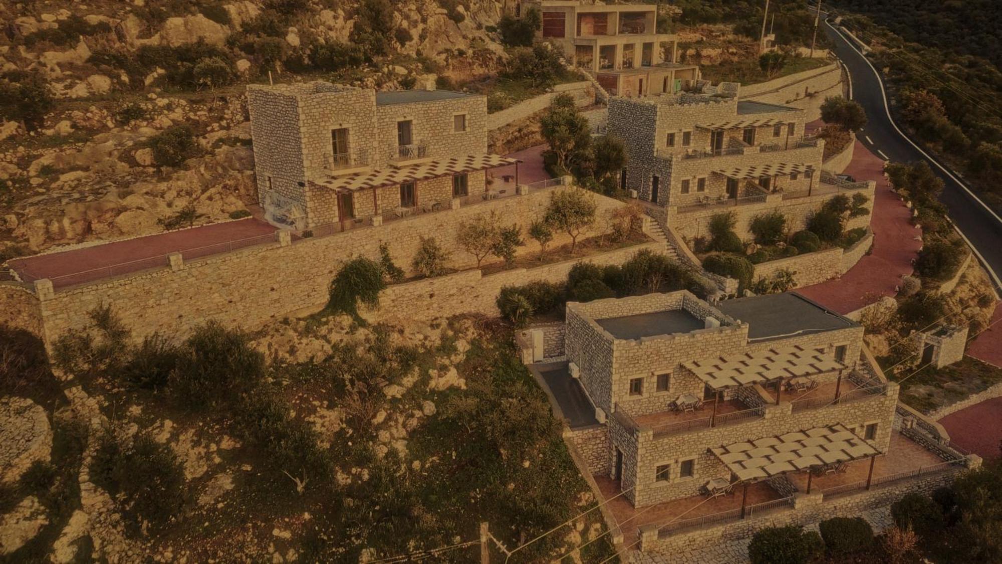 Onar Mani Suites Néon Oítilon Exterior foto