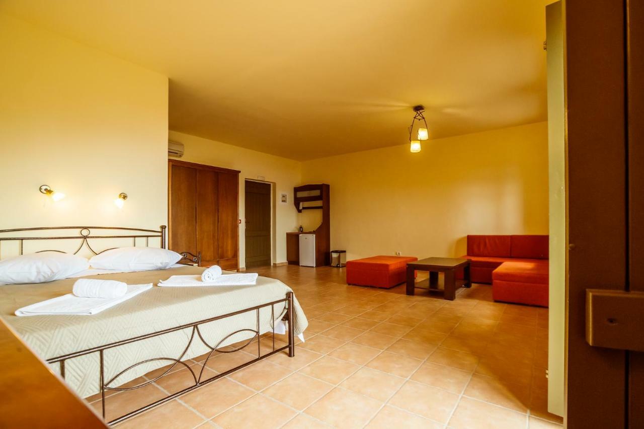 Onar Mani Suites Néon Oítilon Exterior foto